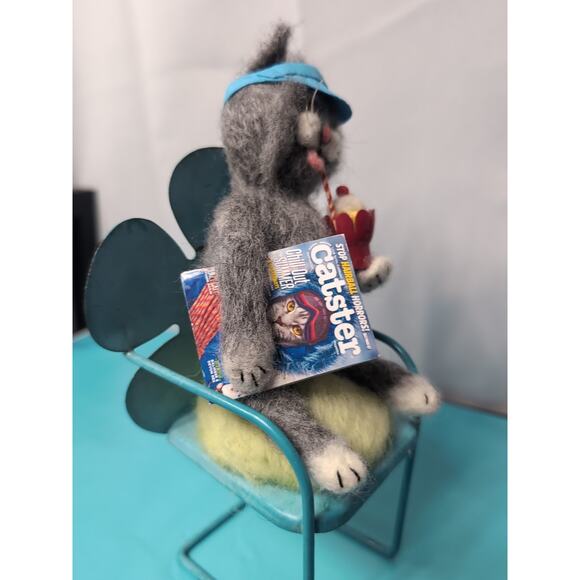 Vintage Needle-Felted Cat Figurine With Chair Magazine Sundae 8" Wool - Picture 2 of 5
